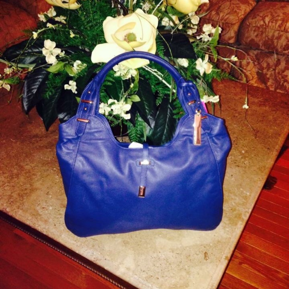 Authentic beautiful blue Vince Camuto purse!